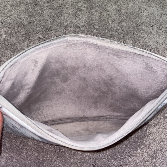 Marble Cushion Lined Laptop Sleeve/Case - Picture 3 of 3